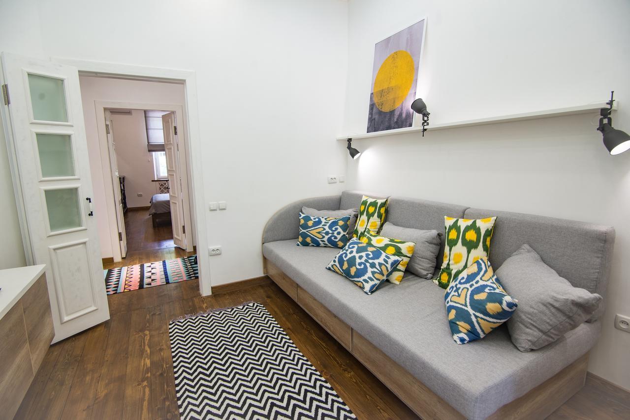 Art Apartment Tasjkent Exteriör bild
